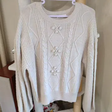 Areeam 크림색 케이블 니트 스웨터