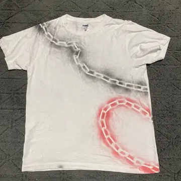 제가 리메이크한 마음에 드는 티셔츠입니다!