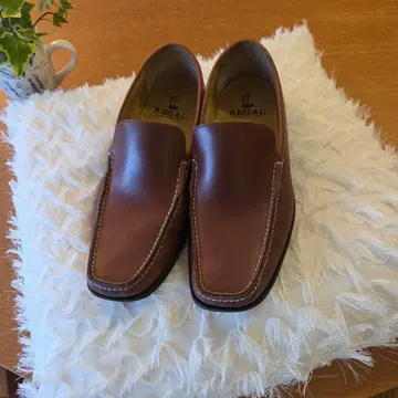 REGAL 브라운 로퍼