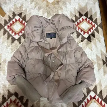 루일 에 부티크 리본 포함 벨 슬리브 다운 RUIRUE