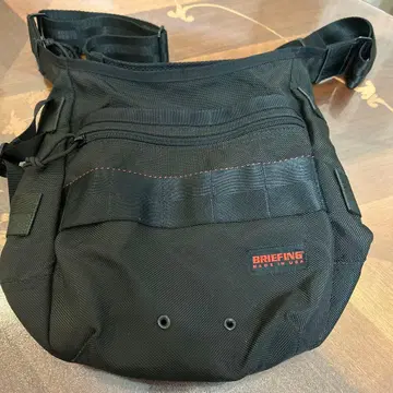 BRIEFING 블랙 숄더백