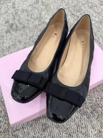 DIANA 블랙 플랫슈즈 23.5cm