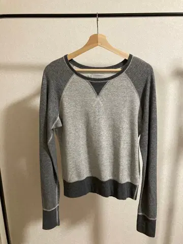 [ 무료배송 ] 윙스앤혼즈 캐나다제 전면 V 맨투맨 사이즈 S