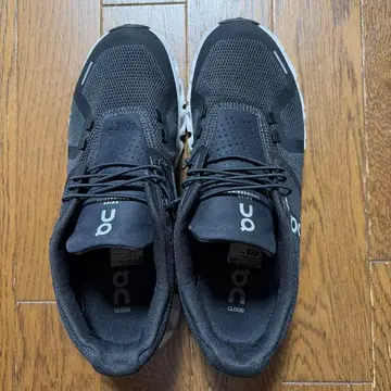 On Cloud 블랙 스니커즈