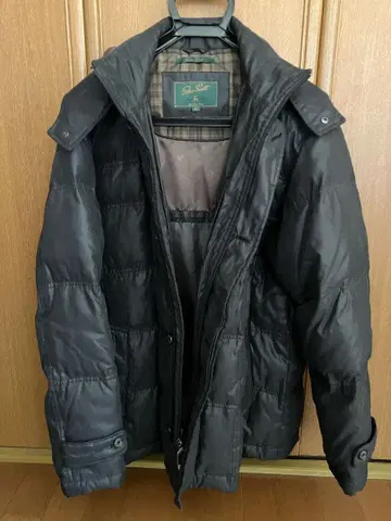 다운 자켓 블랙 컬러 남성용 후드 부착 / 새상품급