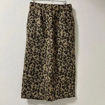 레오파드 무늬 타이트 스커트