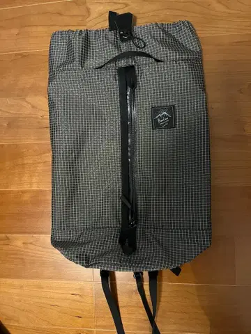 새상품급 로우로우 마운틴 웍스 코쿤 팩 스펙트라 그레이