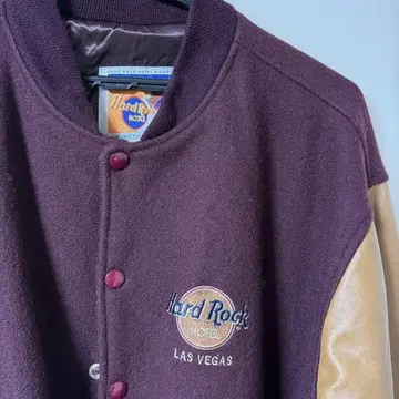 Hard Rock Hotel 바시티 자켓 버건디/베이지