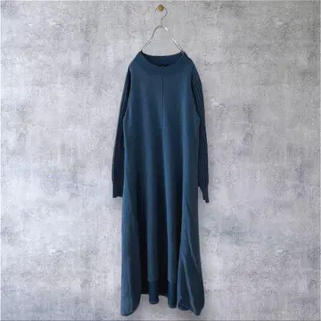 새상품급 어반리서치 로쏘 하이넥 플레어 원피스 bl