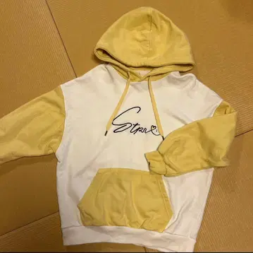 스토푸리 루토 후드티