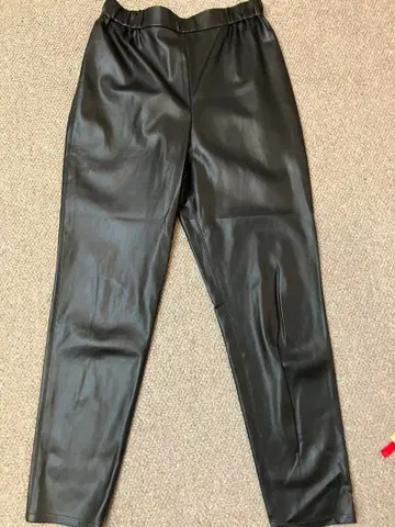 르네 블랙 허리밴딩 에코 가죽 팬츠 사이즈 36 M