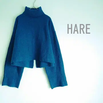 HARE 라인 하이넥 니트 숏 기장 와이드 슬리브 블루