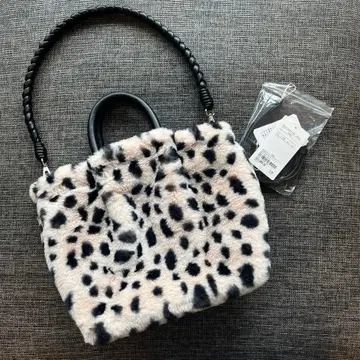 새상품급 그린 라벨 릴랙싱 인조 모피 2way 백