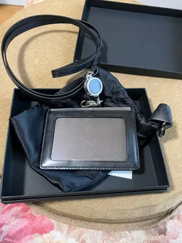 Raffaello 브라이들 가죽 블랙 패스 케이스 미사용품