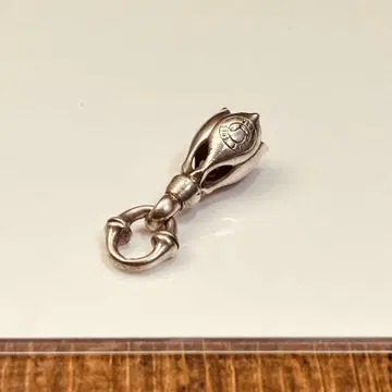 LONE ONES (론원스) 목걸이 탑 티어 벨 펜던트