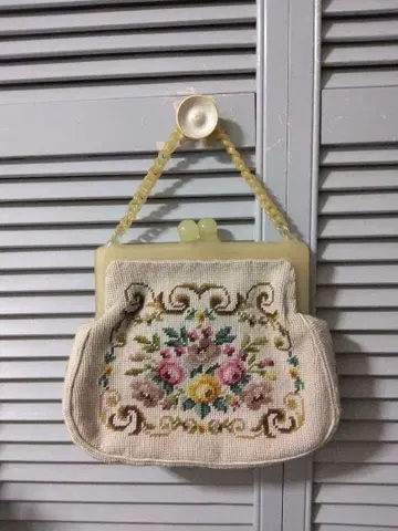 1점 모티브 니들포인트 자수 백 빈티지 골동품 앤티크 베이지