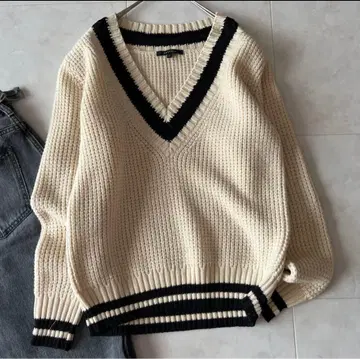 새상품급 MACPHEE 맥피 V넥 칠드런 니트 스웨터 아이보리 1