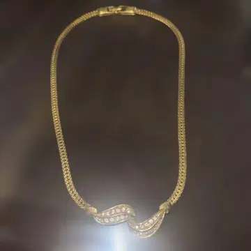 골드 트위스트 디자인 목걸이