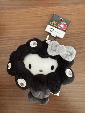블랙 미야쿠미야쿠 헬로키티 카라비너