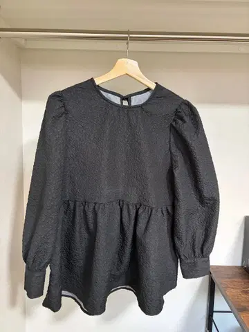 자카드 블라우스 블랙 페플럼 포멀 깔끔한