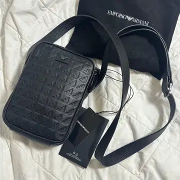 새상품 엠포리오 아르마니 메신저 백