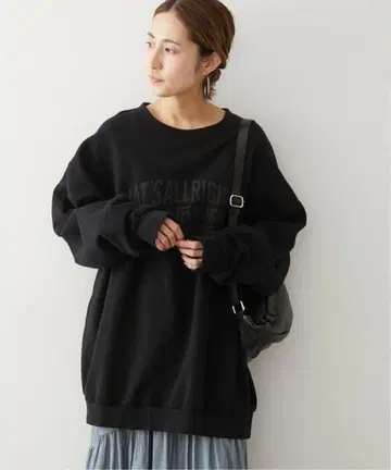 FRAMeWORK 오버사이즈 로고 맨투맨