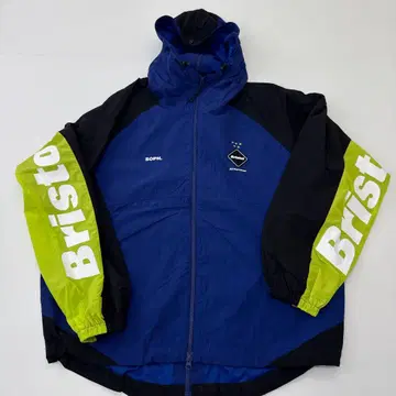 FCRB 마운틴 파카 오버 실루엣