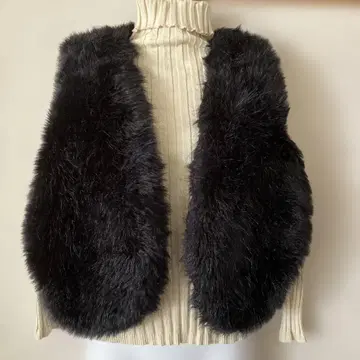 MARIED'OR 블랙 퍼 베스트 마리 인형