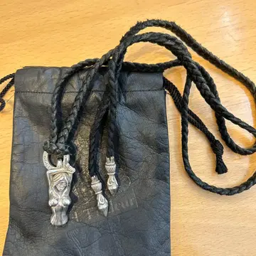 플로와티에 인형의 죄와 벌 목걸이