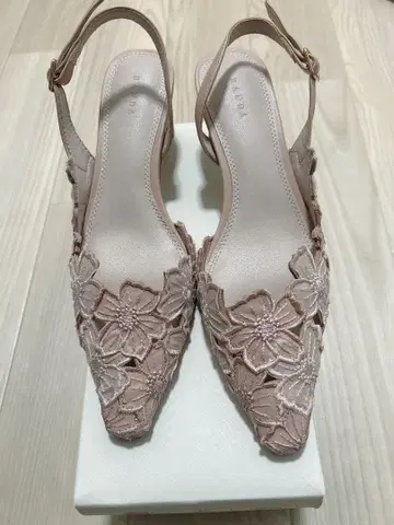 핑크 꽃무늬 자수 슬링백 펌프스