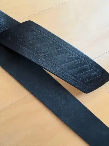 Jean Paul Gaultier 블랙 가죽 벨트 한정판 12/28까지