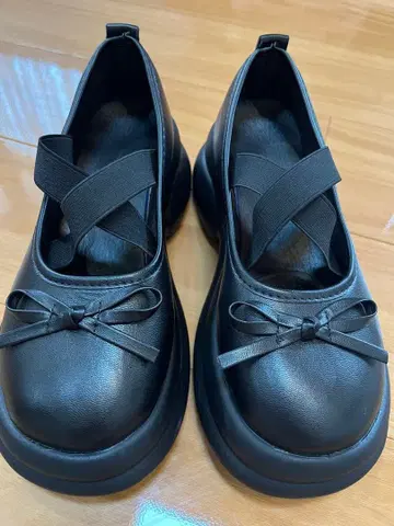 통굽 로퍼 크로스 스트랩 라운딩 로퍼