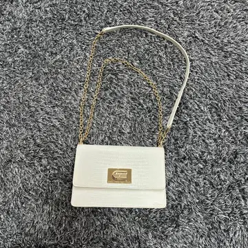 훌라 숄더백 악어 무늬 턴락 아치 로고 체인