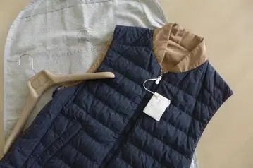 새상품 브루넬로쿠치넬리 촉촉한 최상급 리버서블 다운 베스트 부속물 다수