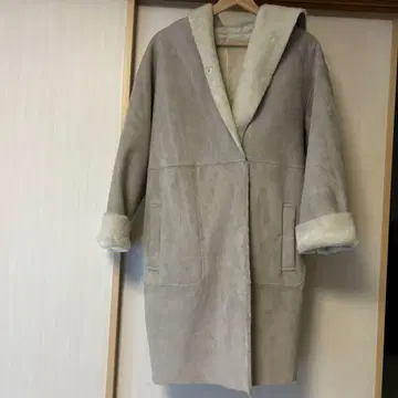 후드 부착 리버서블 무스탕 코트 그레이