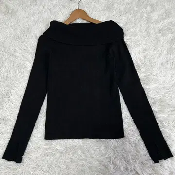 [컨디션 최상] 24AW NOBLE 오프숄더 니트 블랙