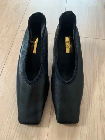 le talon GRISE 가죽 스퀘어 스트레치 펌프스 37