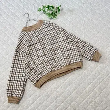 [ Free ] 새상품급 긴팔 니트 화이트 클래식 캐주얼 빅 귀여운