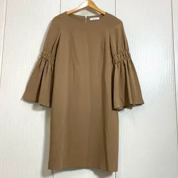 새상품급 ADORE 아도어 조젯 플레어 슬리브 원피스