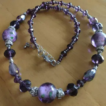 퍼플 바츠의 목걸이