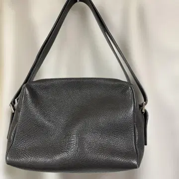 그레이 가죽 숄더백