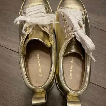 Stuart Weitzman (스튜어트 와이츠먼) 스니커즈