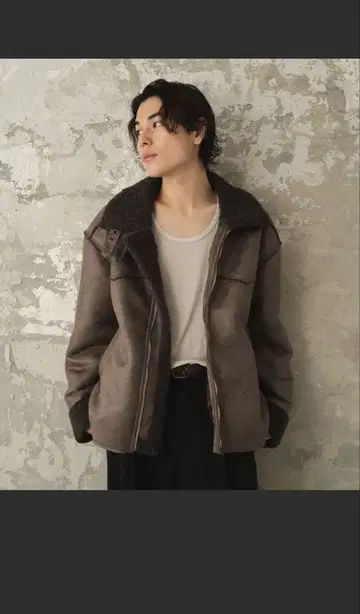 CAMPHOR WOOD 가죽 무스탕 자켓