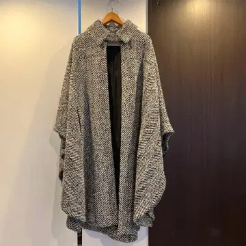 미라 오웬 헤링본 패턴 판초 케이프 코트 롱
