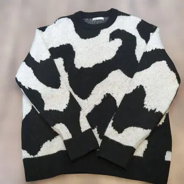 연말 한정 가격 ZARA 흑백 애니멀 패턴 니트 스웨터 L