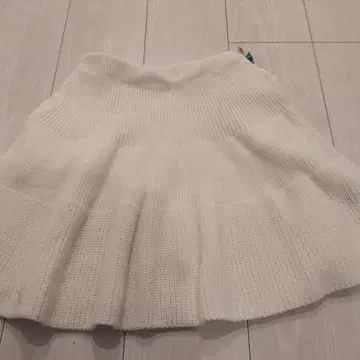 새상품급 KG 니트 화이트 스커트