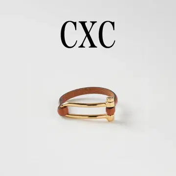 미사용 새상품 Buckle x Leather 팔찌 아만 CXC