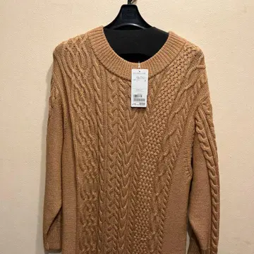 로즈 티아라 니트 스웨터