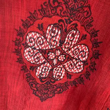 빨간색 자수 원피스