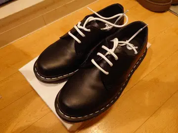 닥터마틴 Dr.Martens 화이트 스티치 3홀